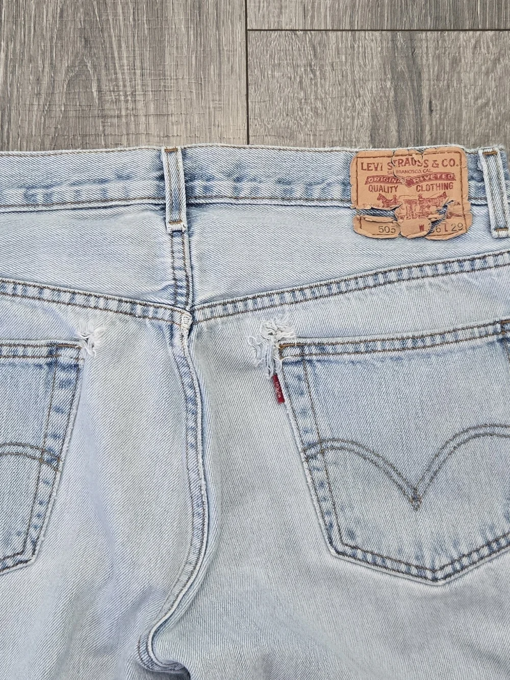 Levi’s 505 Regular Fit Straight Leg Jeans Men’s W36 L29 Light Wash Distressed